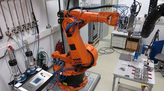 Roboterarm zum Laserauftragschweißen