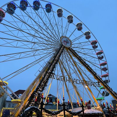 Foto Weihnachtsmarkt Erfurt 2023 mit Riesenrad