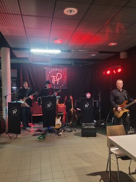 Die EAH Jena Rockband spielt zur Langen Nacht der Wissenschaften