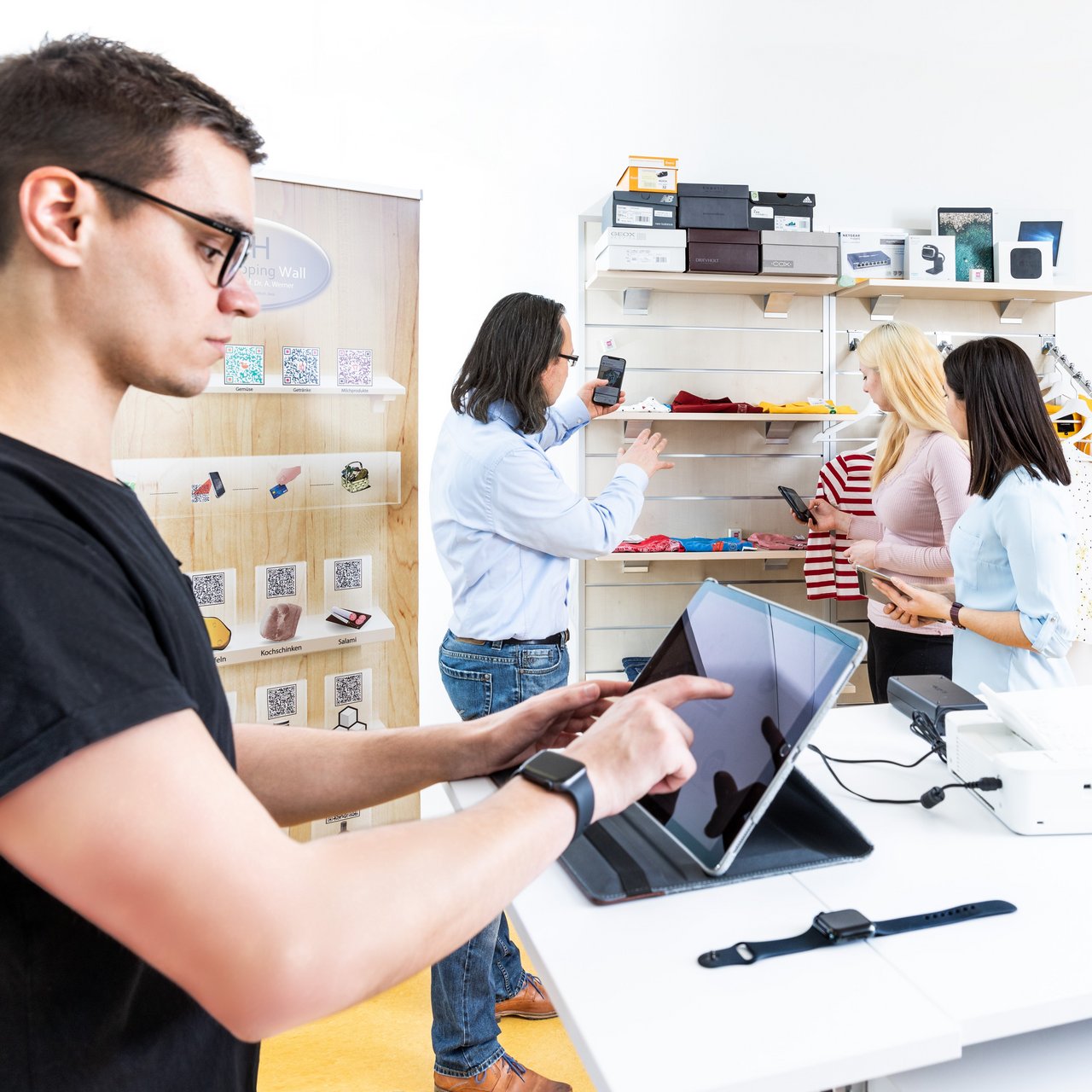 Foto Studierende im Labor